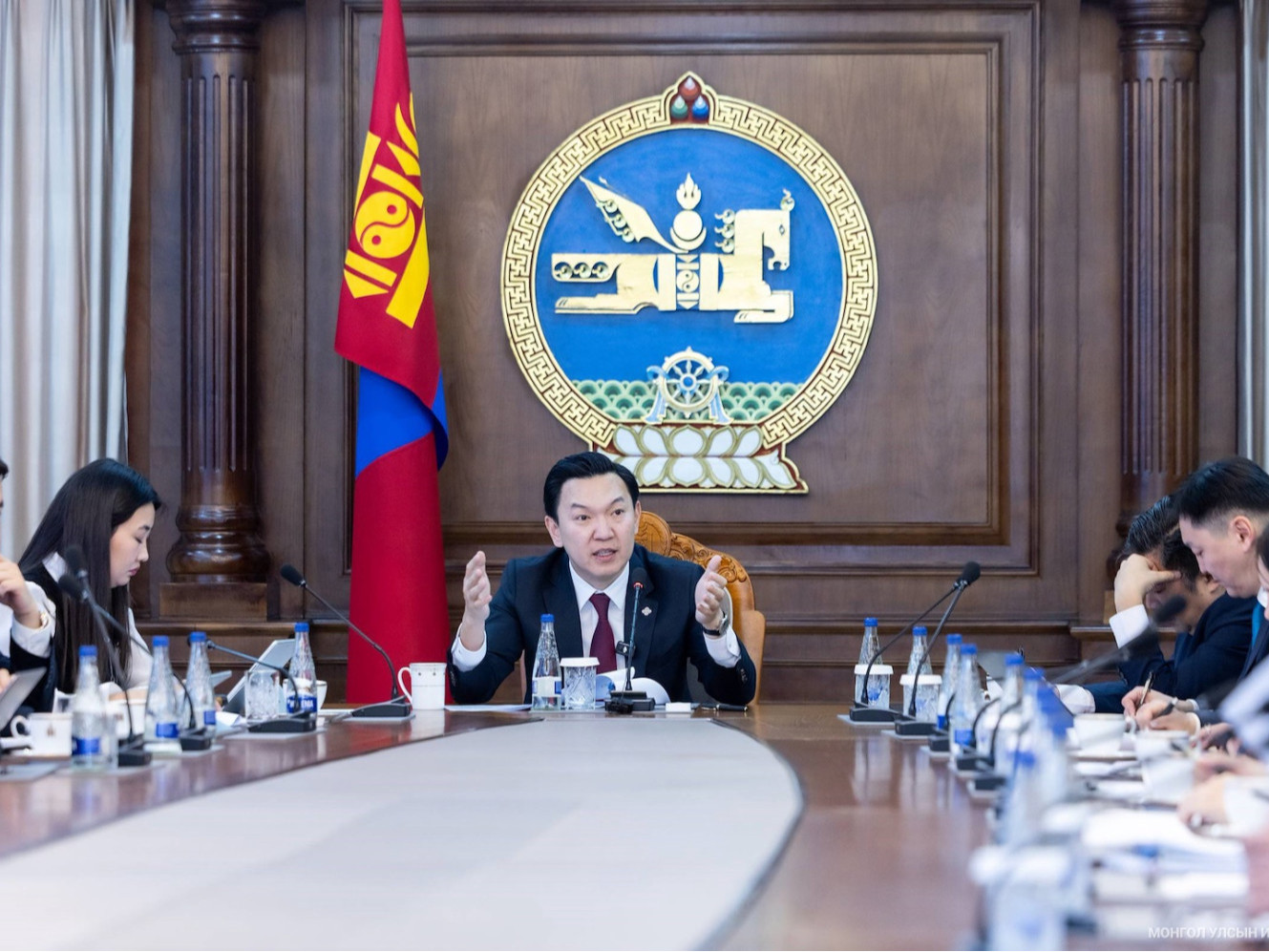 УИХ-ын дарга Н.Учрал иргэдийг үнийн өсөлтөөс хамгаалахын тулд богино хугацаанд авч хэрэгжүүлэх арга хэмжээг танилцууллаа