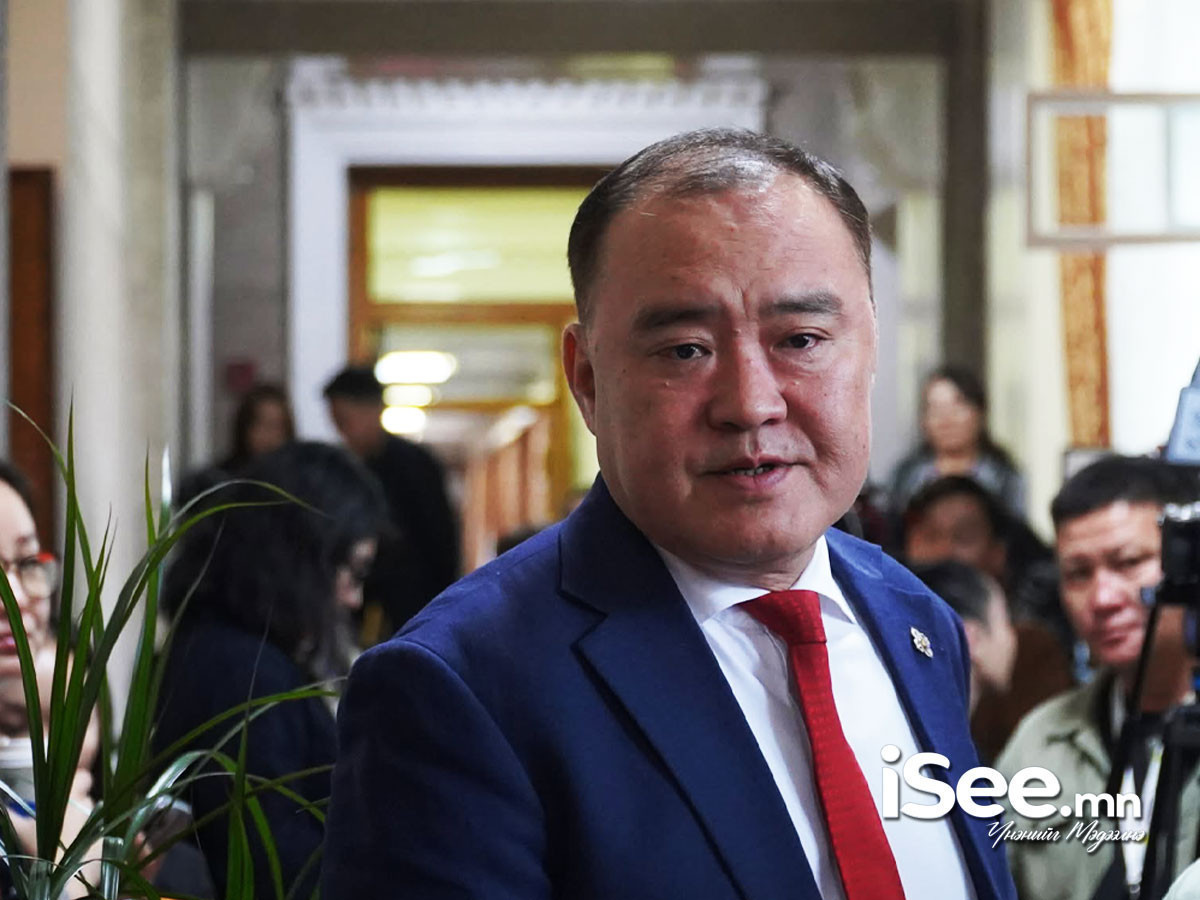 "АН-аас Ерөнхийлөгчийн сонгуульд өрсөлдөнө" гэж ил ярьж буй Л.Гантөмөр ажилдаа ирж, гэнэт идэвхэжжээ