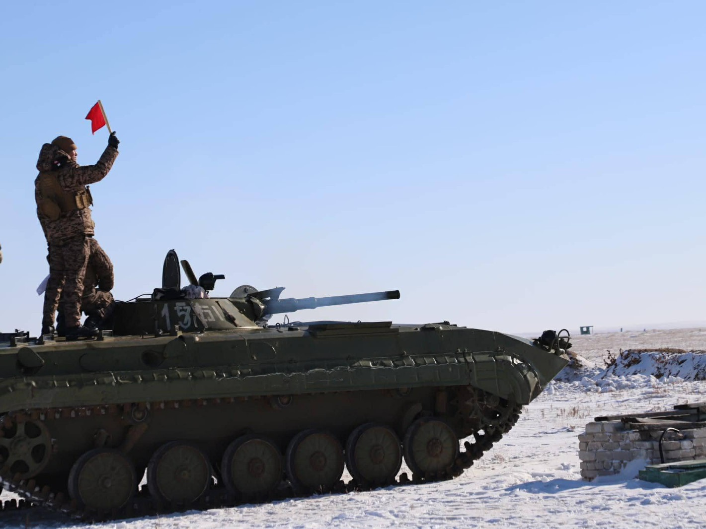 Байлдааны буудлагын дадлага сургуулийг зохион байгуулжээ
