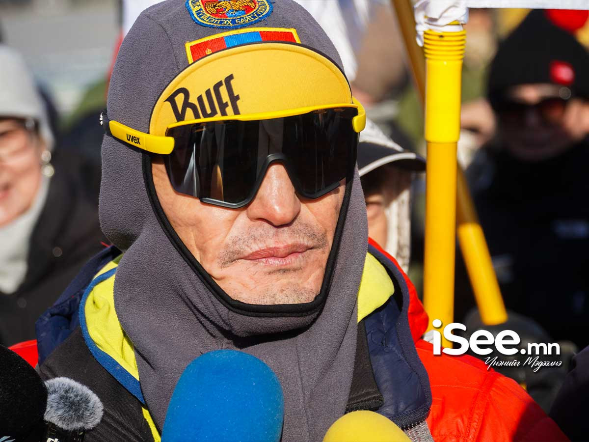 ВИДЕО: Б.Цэвээндаш Улаанбаатар-Тяньжин хүртэлх 1600 км замыг 45 хоногт гүйх гүйлтээ эхлүүллээ