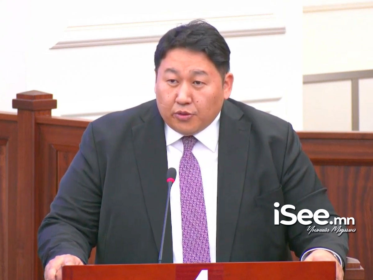 А.Бямбажаргал: Б.Жаргалан гишүүн хичээлдээ суугаагүй, хүнээр дүнгээ гуйлгаж тавиулсан болохоор Үндсэн хууль мэдэхгүй байна