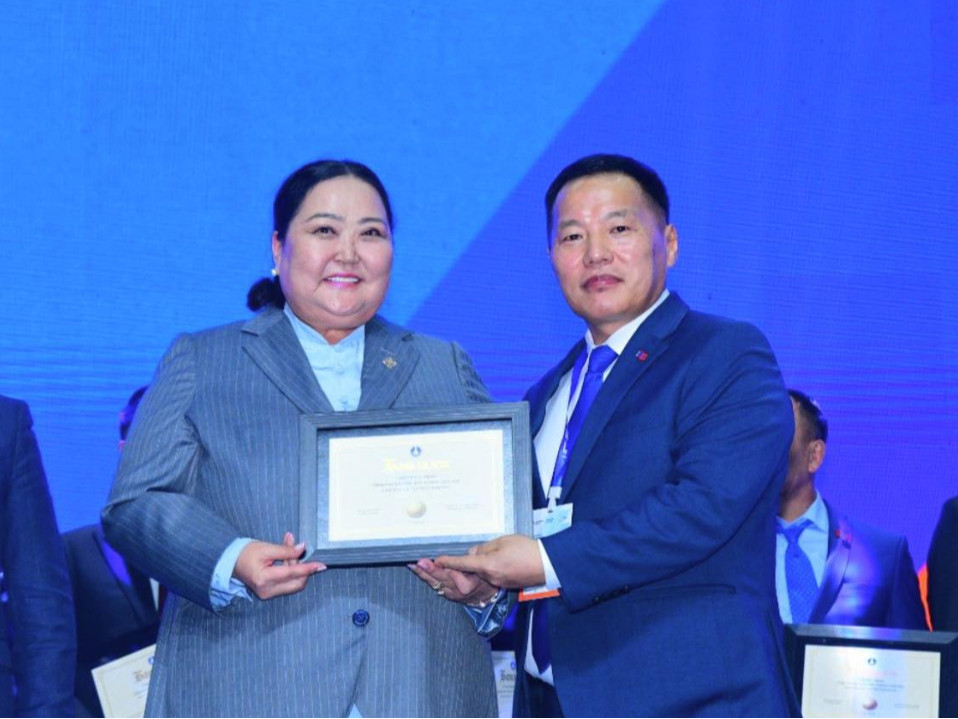 Ардчилсан намын бүлэг С.Бямбацогтыг УИХ-ын даргаар томилох асуудлаар нэг хоногийн завсарлага авлаа