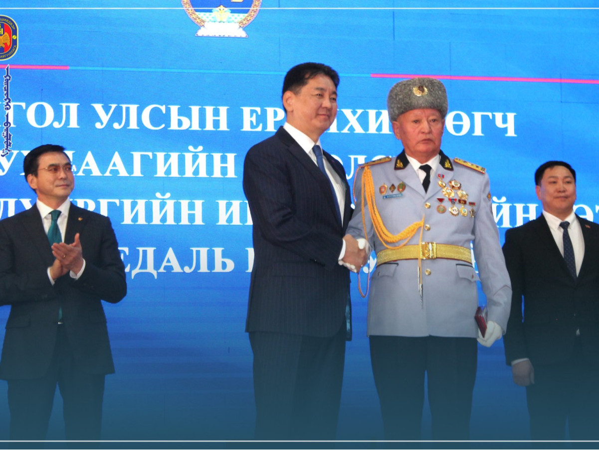 Монгол Улсын Ерөнхийлөгчийн зарлигаар бэлтгэл хурандаа Х.Пүрэвсүрэнд “Монгол Улсын гавьяат хуульч” цол хүртээлээ