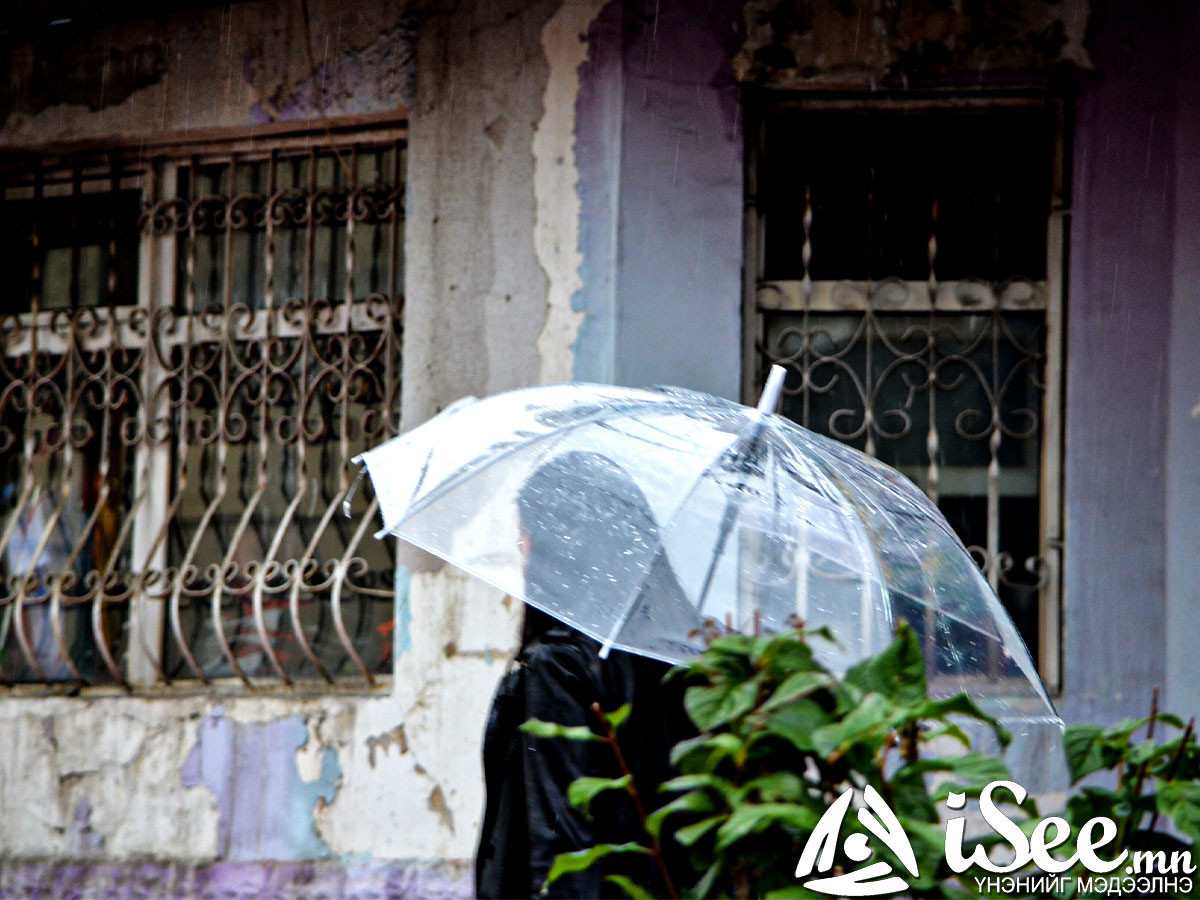 Улаанбаатарт өдөртөө бага зэргийн бороо орно