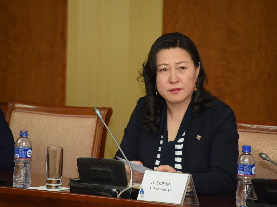 Эмэгтэй гишүүдийн бүлгийн даргаар А.Ундрааг сонгожээ
