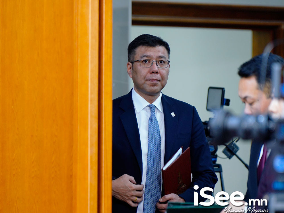 “Эрдэнэт”-ийн 49 хувийг төрд авах УИХ-ын 23 дугаар тогтоолыг “гацаасан” шүүхийн гурван шийдвэр