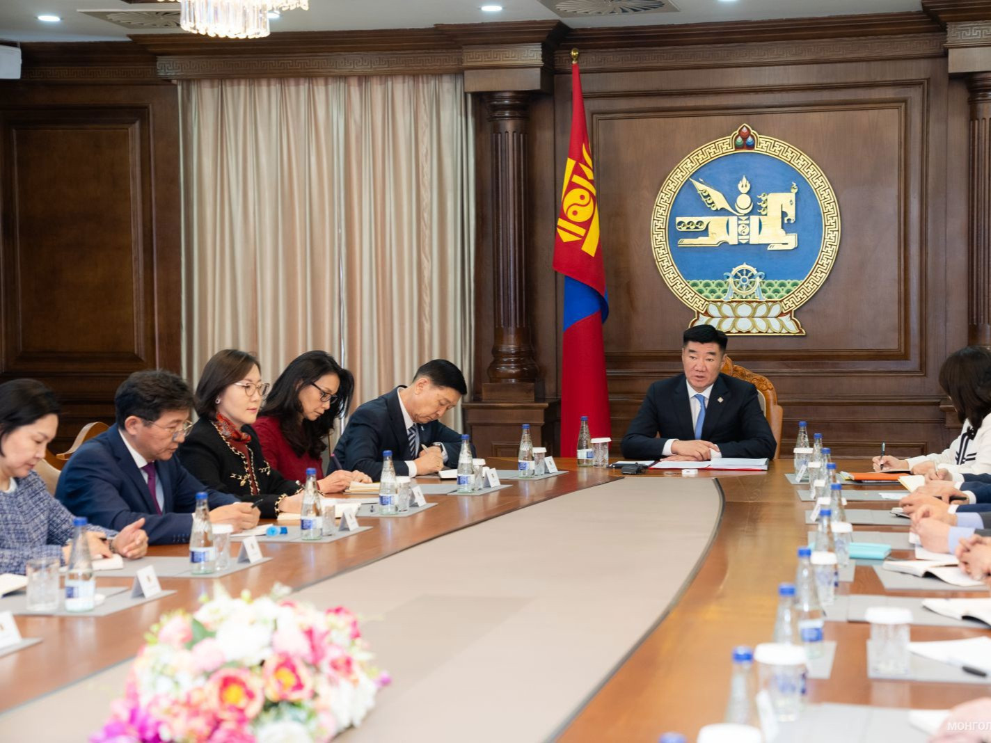 С.Бямбацогт: Хилийн чанадад суугаа монголчуудын эрх ашгийг нэн тэргүүнд тавьж, эдийн засгийн харилцааг эрчимжүүлэхэд анхаарах шаардлагатай