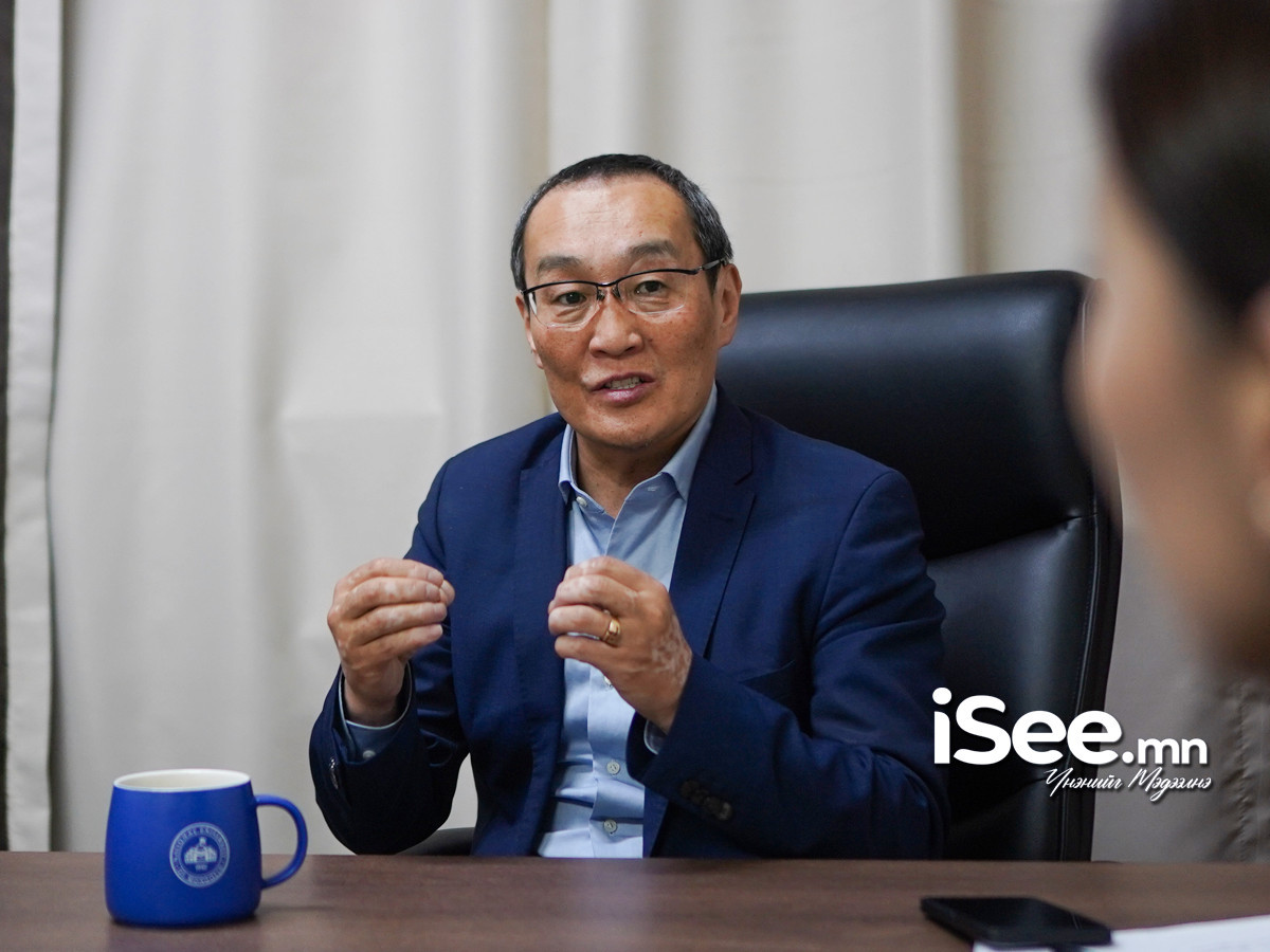 Ерөнхийлөгчөөс өргөн мэдүүлсэн “УИХ-ын гишүүнийг эгүүлэн татах” хуулийн санал хураалтыг эн…УИХ-ын чуулганаар өнгөрөгч долоо хоногт Ерөнхийлөгчөөс өргөн мэдүүлсэн "УИХ-ын гишүүнийг эгүүлэн татах" хуулийг УИХ-аар хэлэлцэх эсэх хэлэлцүүлгийг хи…Admin | Улс төр