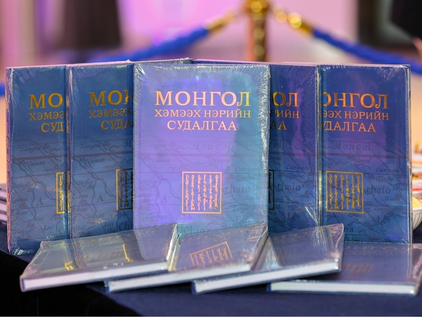 Монгол Улсыг гадаад хэлнээ “Mongolia” бус “Mongol” хэмээн нэрлэж, бичиж хэвшүүлэх нь зүйтэй гэж үзжээ