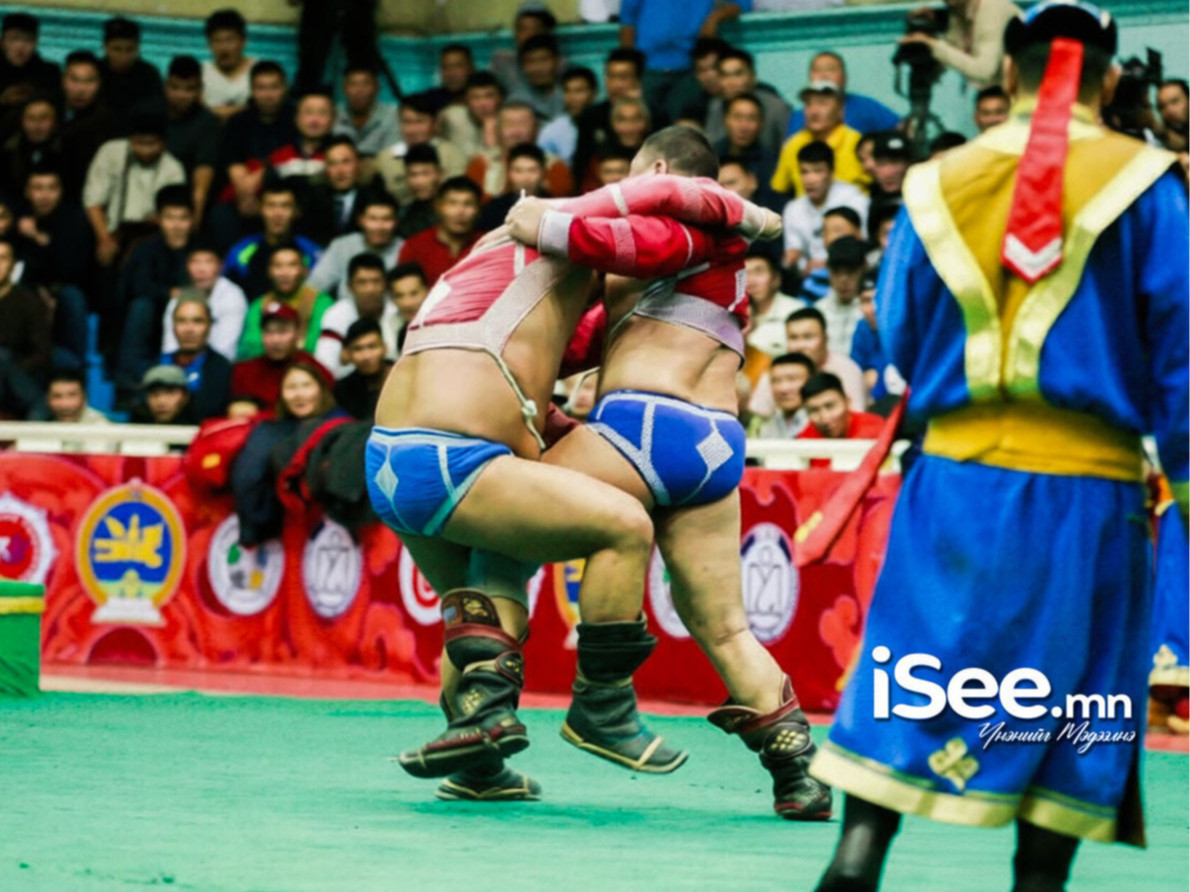 Уран барилдаант аймгийн цолтон болон сумын заануудын багийн халз барилдаан болно