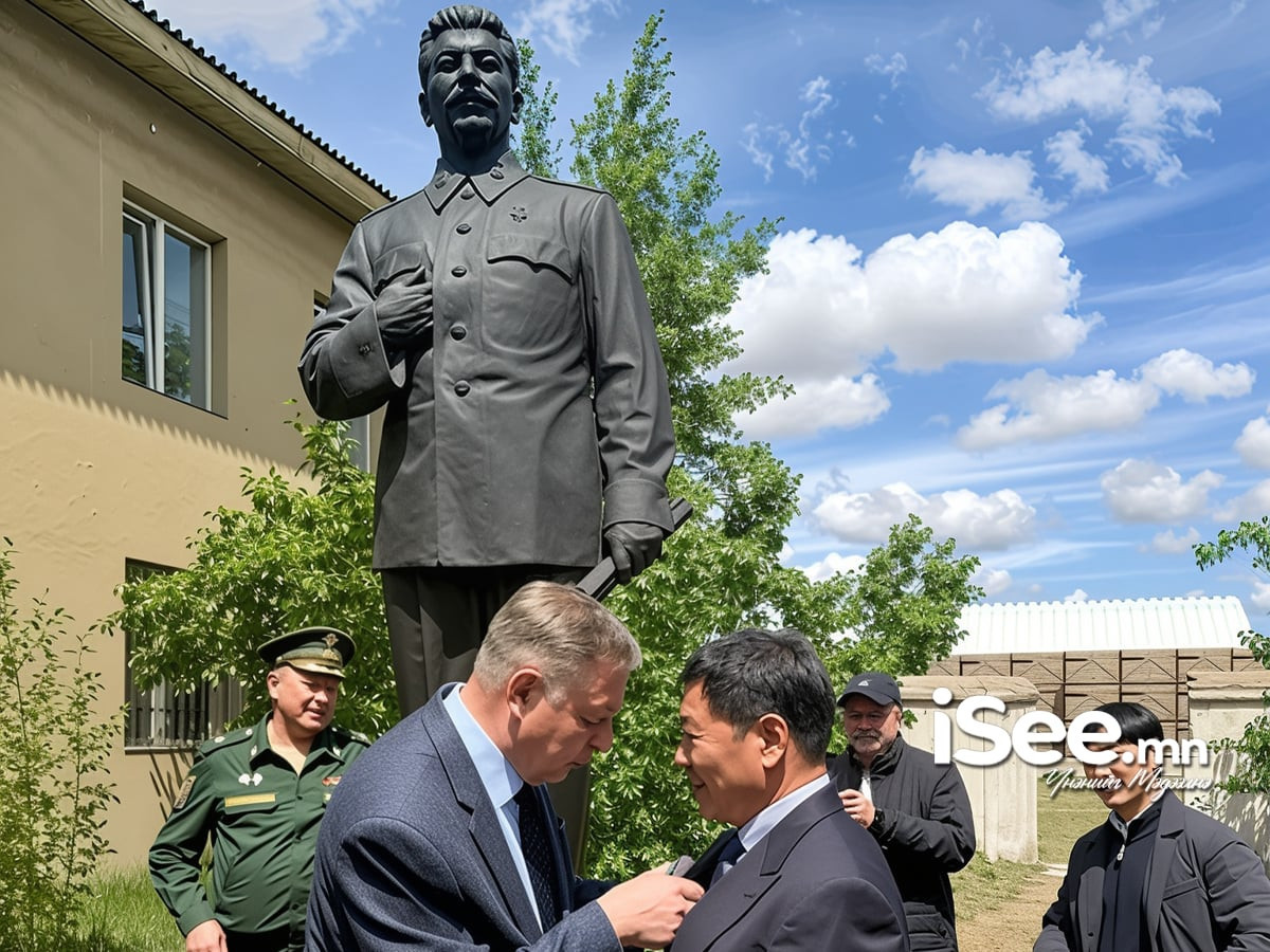 ОХУ-ын Элчин сайд А.Н.Евсиков "Гацуурт хүнс" компанийн хашаанд буй И.Сталины хөшөөг хотын төвд байрлуулах хүсэлтэй байгаагаа илэрхийлжээ