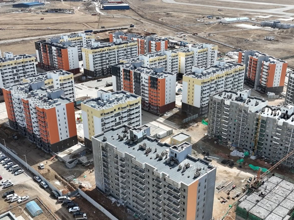“Солонго 1, 2” төслийн эхний ээлжийн 2042 айлын орон сууцыг улсын комисс хүлээн авч байна