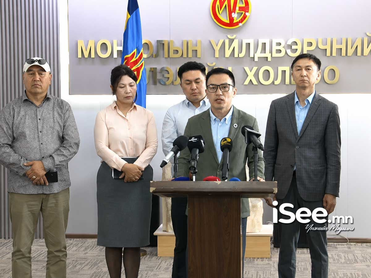 "Эрчим хүчний ажилтнуудын цалингийн санг үе шаттайгаар 30 хувиар нэмэхээр тохиролцсон тул ажил хаялт зарлахгүй" гэв
