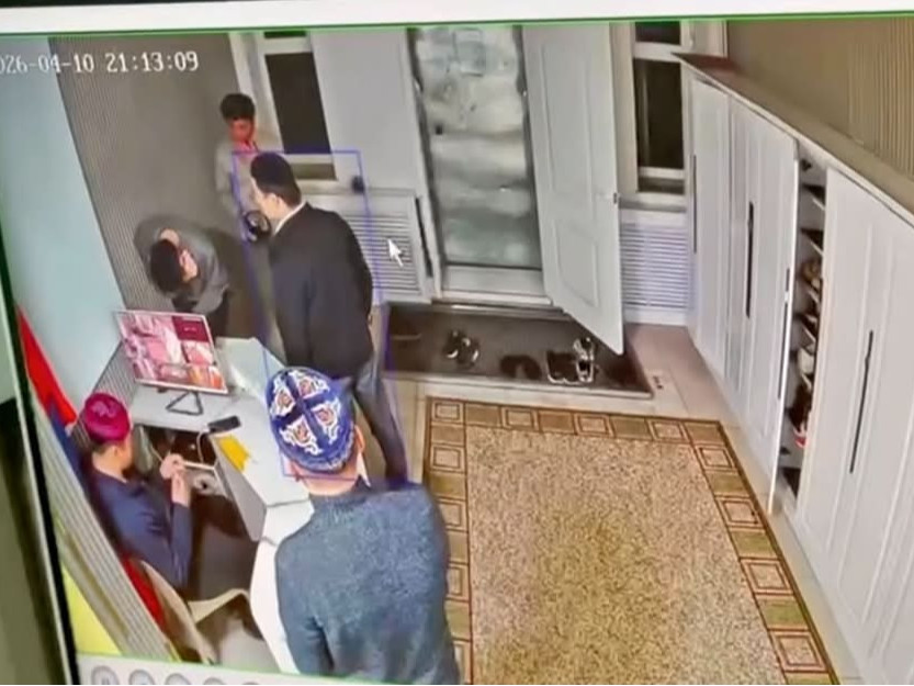 ТОДРУУЛГА: Ховд аймагт үйл ажиллагаа явуулдаг “Мирас” ТББ-ын дотуур байрны багшийг “оюутны биед халдсан” гэх үндэслэлээр ажлаас нь чөлөөлжээ