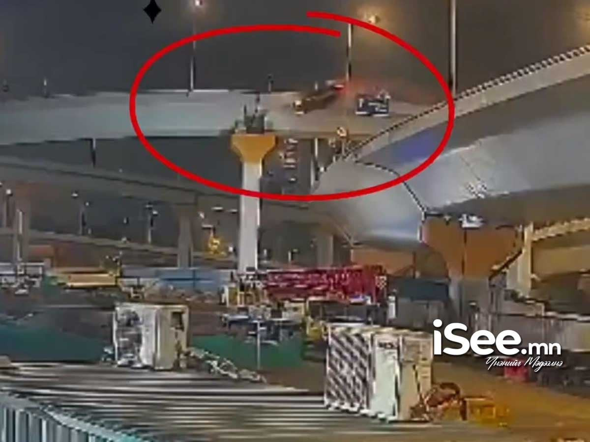 Энэтхэгийн Мумбай хотод  BMW машинтай гурван залуу гүүрнээс унаж, амиа алджээ
