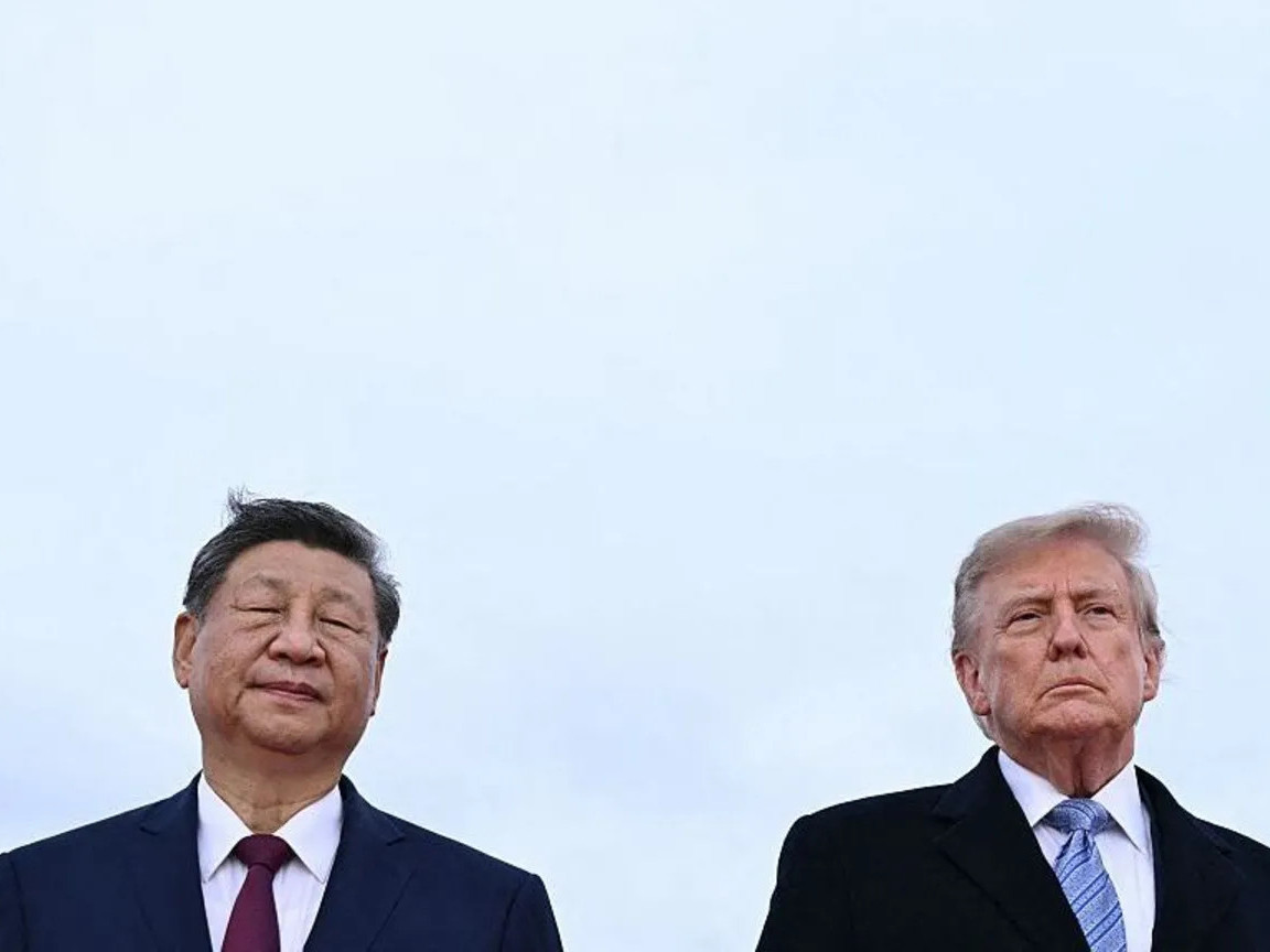 Д.Трамп БНХАУ-ын дарга Ши Жиньпинийг нисэх буудалд биечлэн угтан авчээ