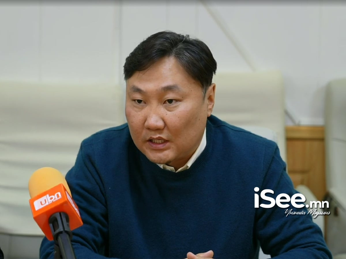 "Иргэд шатахуун тасарчих вий гэсэн айснаас үүдэн шаардлагагүй банкаа дүүргэж, бөөндөө дугаарлаж байна" гэв