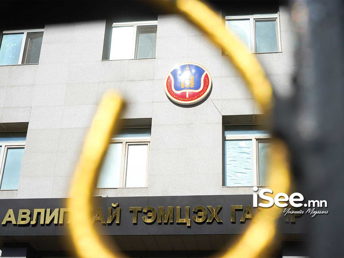 Удаа, дараа хахууль авсан улсын бүртгэгч, гаалийн байцаагч нарын хэргийг шүүхэд шилжүүлжээ