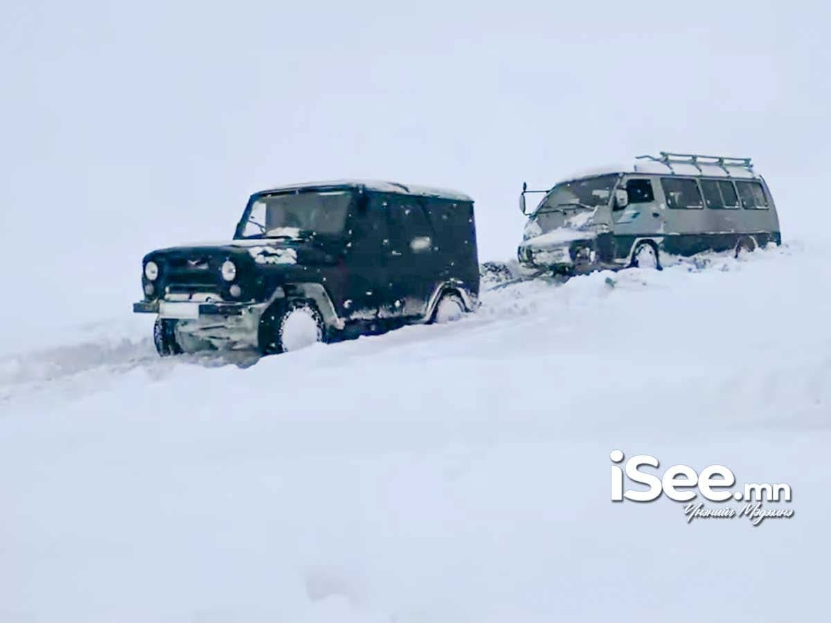 ВИДЕО: Увс аймгийн Малчин суманд өчигдрөөс эхлэн их хэмжээний цас үргэлжлэн орж байна